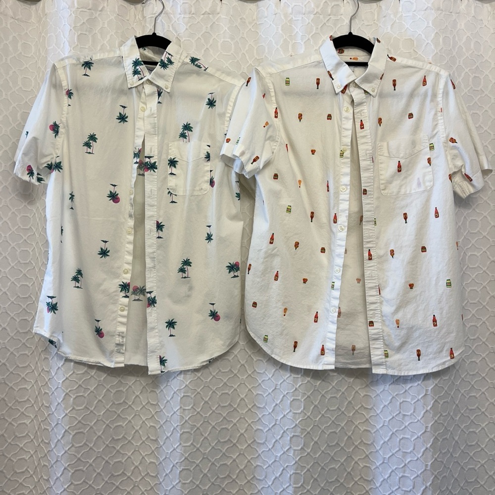 Lot of 2 Old Navy Men’s Short Sleeve Button Down Shirts
